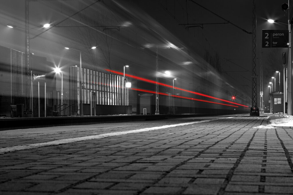 train, traffic, pulse-3168728.jpg